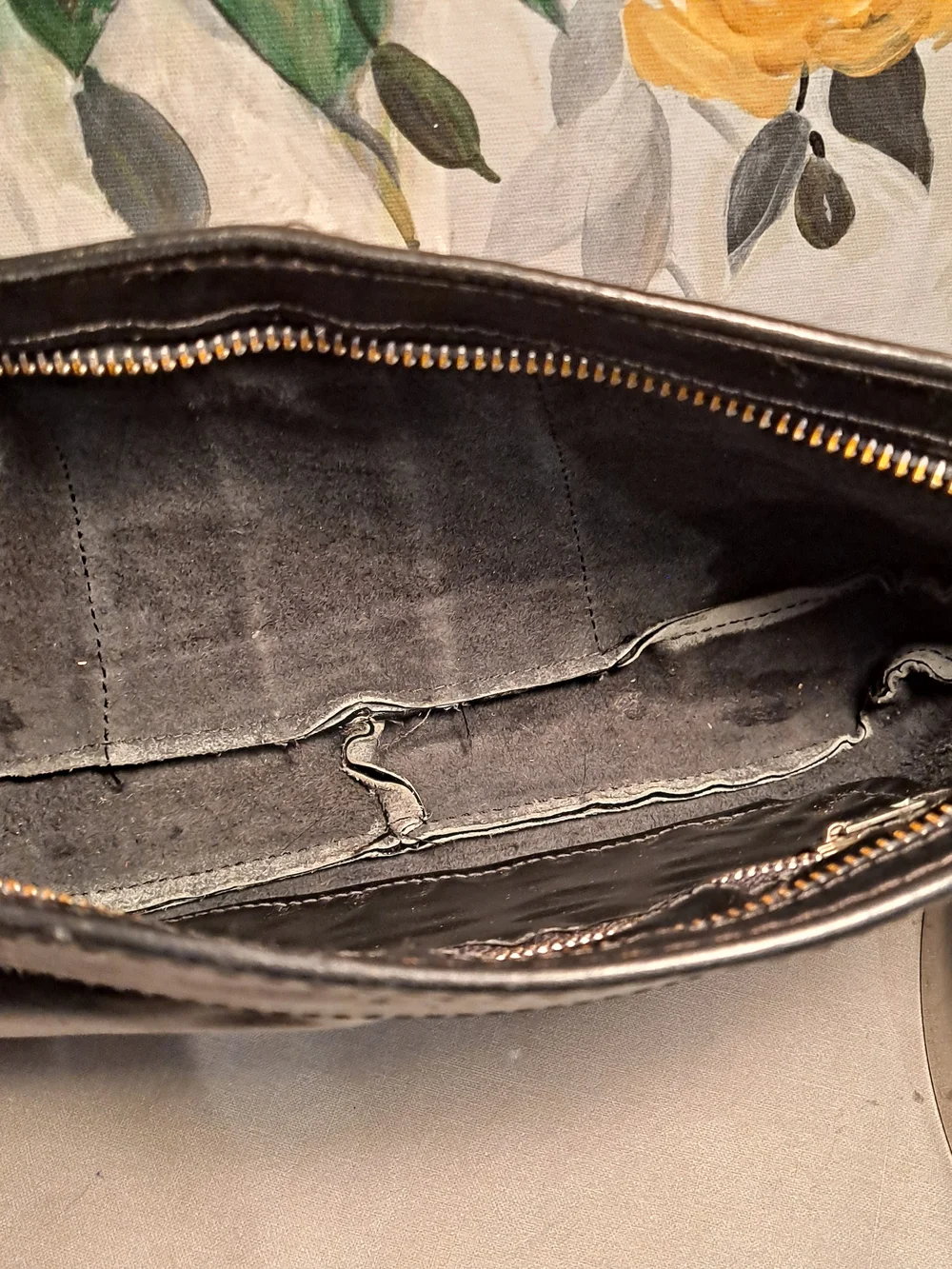 Excel Vintage Mid-century Modern 70s Black Leather Pleated Wristlet Clutch